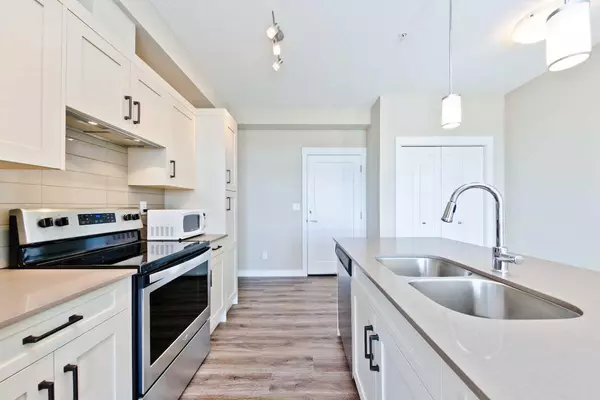 Calgary, AB T2X 4M9,30 walgrove WALK SE #305