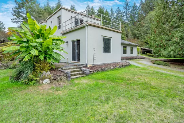 North Saanich, BC V8L 5S3,11237 Hedgerow Dr