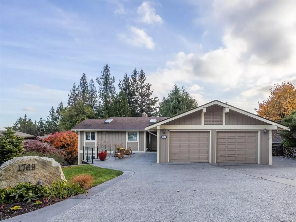 North Saanich, BC V8L 4W8,1769 Fairfax Pl