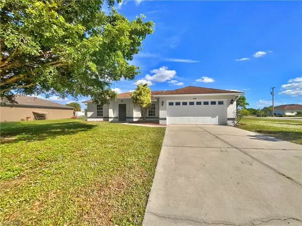 845 Woodridge CIR, Fort Myers, FL 33913