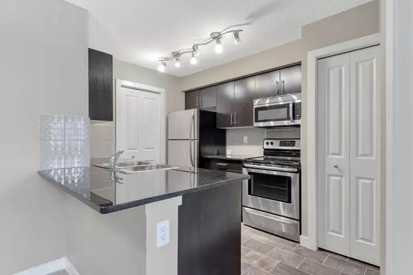 Calgary, AB T2X 2B9,81 Legacy BLVD SE #1305