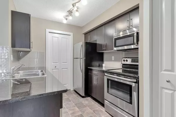 Calgary, AB T2X 2B9,81 Legacy BLVD SE #1305