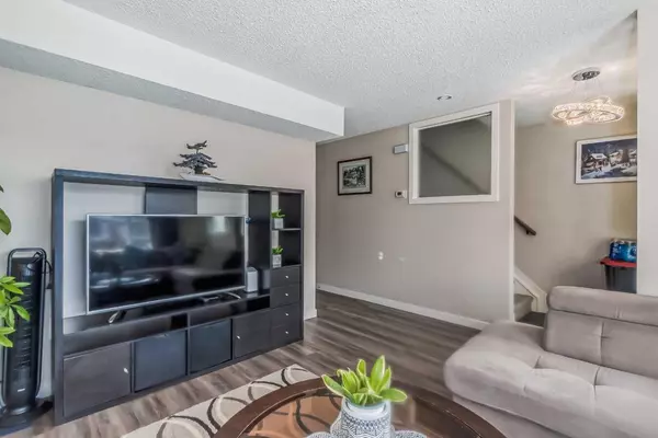 Calgary, AB T1Y 3G5,227 Whitehill PL NE