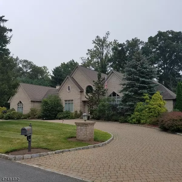 2 Sherwood Ct, Old Tappan Boro, NJ 07675