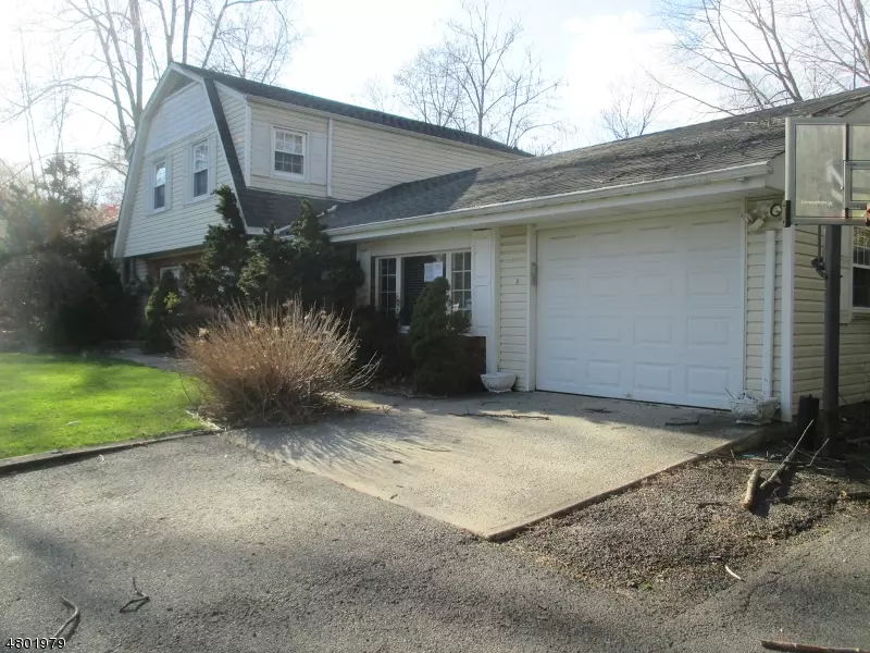 12 Arrowhead Rd, Old Tappan Boro, NJ 07675