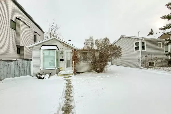 Calgary, AB T3B 2P7,4652 82 ST NW