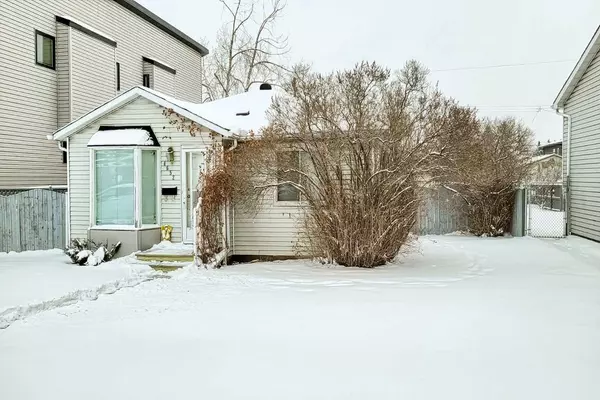 Calgary, AB T3B 2P7,4652 82 ST NW