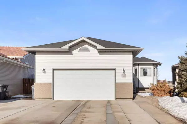 Redcliff, AB T0J2P0,329 Redcliff WAY SW