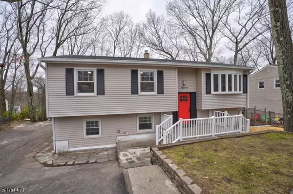 15 Normandy Circle, Hopatcong Boro, NJ 07843