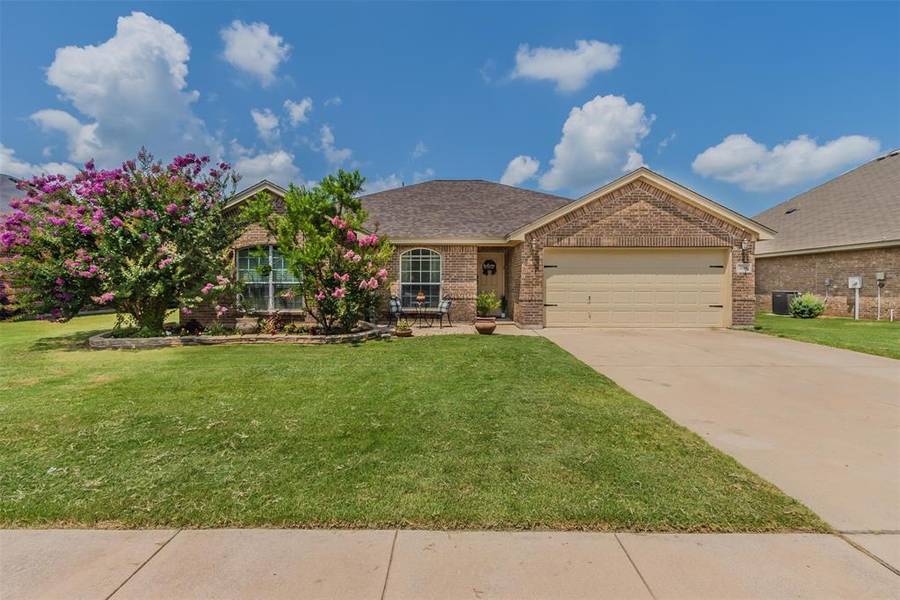 2210 Taylor Drive, Weatherford, TX 76087