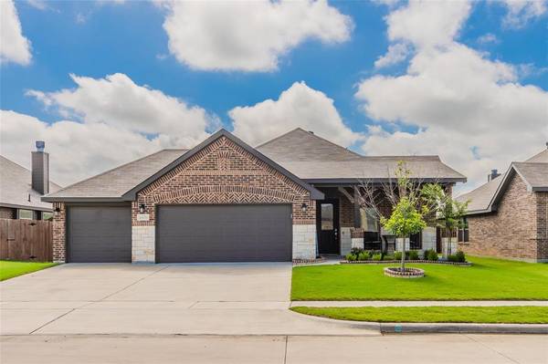 2529 Weatherford Heights Drive, Weatherford, TX 76087