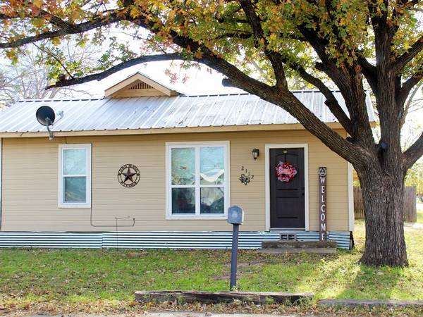 2112 Avenue D, Brownwood, TX 76801