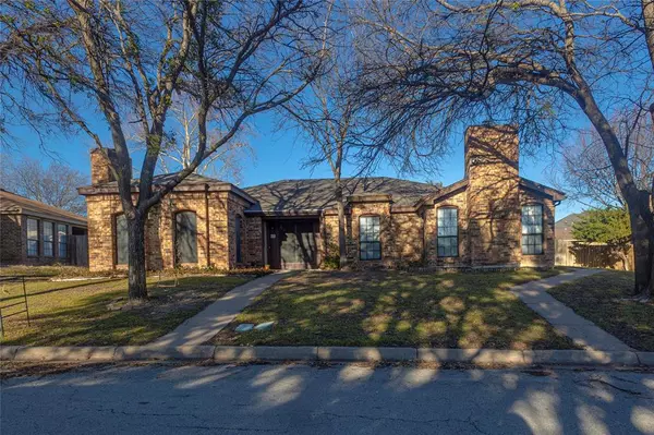 10306 Little Valley Road, Fort Worth, TX 76108