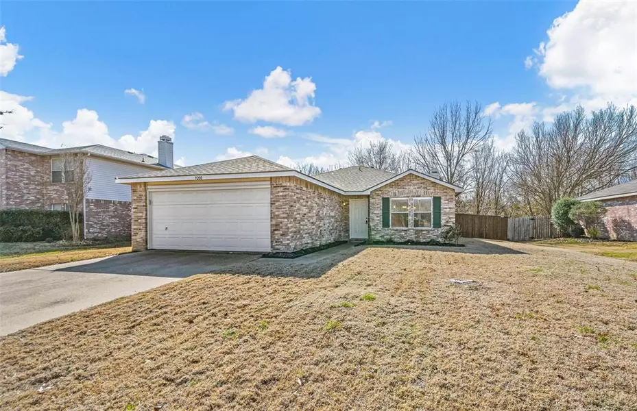 9200 Seven Oaks Lane, Denton, TX 76210