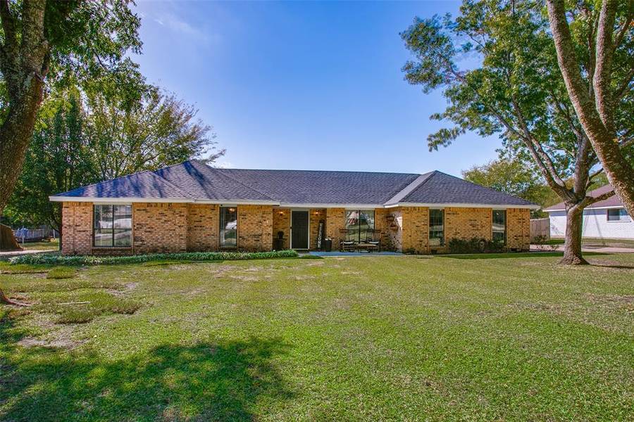 606 Meadow Lark Drive, Ovilla, TX 75154