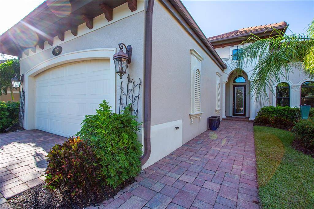 Naples, FL 34119,7327 Lantana CIR