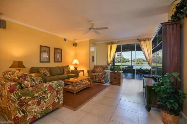 526 Laguna Royale BLVD 302, Naples, FL 34119