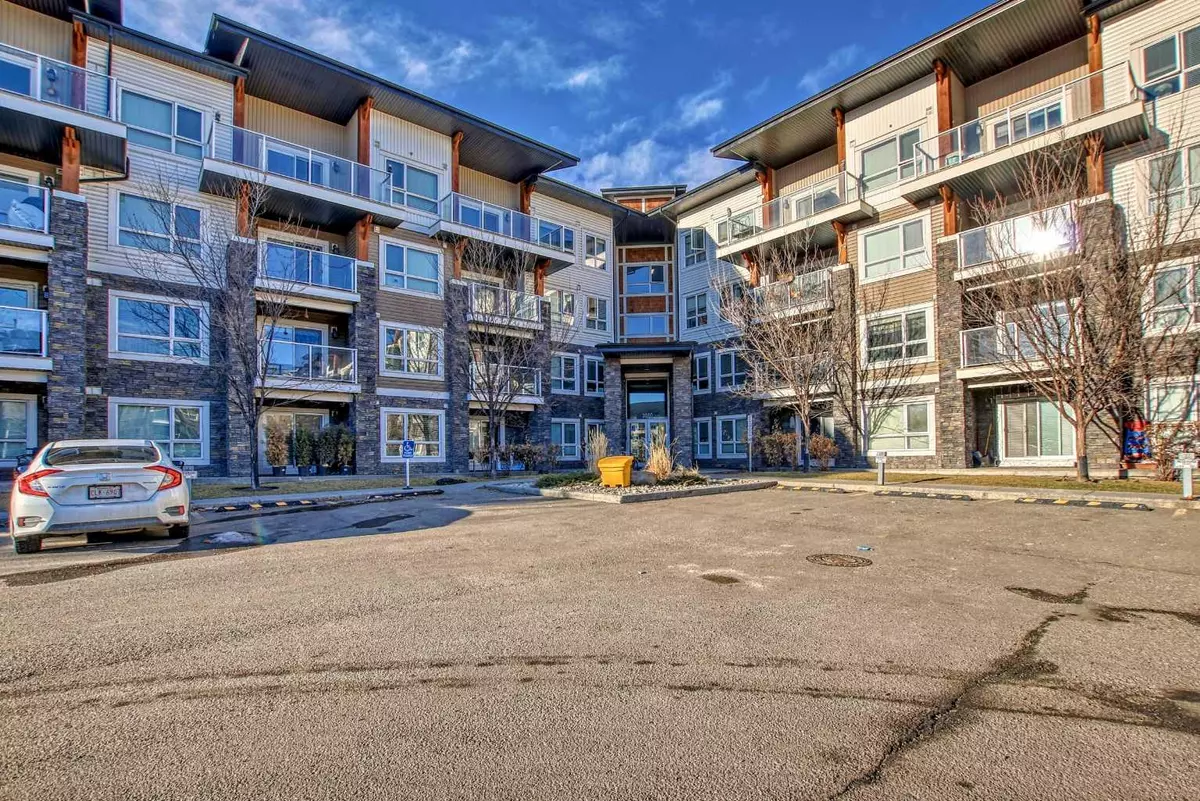 Calgary, AB T3N 0P4,240 Skyview Ranch RD NE #3204