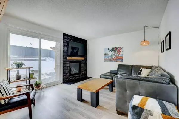 Calgary, AB T3G1A4,937 Ranchview CRES NW