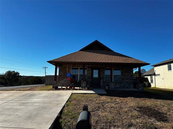 2318 Woodview Trail, Granbury, TX 76048