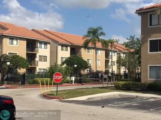 Coral Springs, FL 33071,9044 W Atlantic Blvd  #322