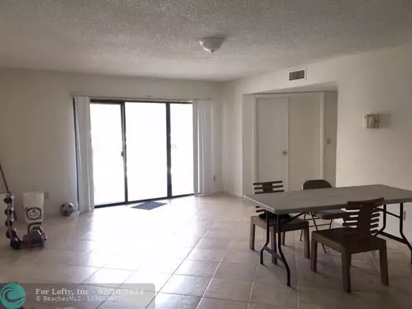 Coral Springs, FL 33071,9044 W Atlantic Blvd  #322