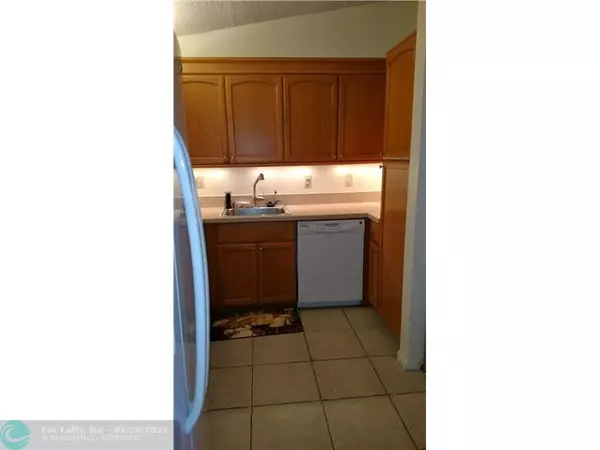 Coral Springs, FL 33071,8729 Shadow Wood Blvd  #310