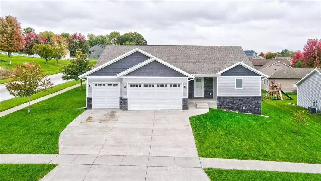 508 N N Ave, Kalona, IA 52247