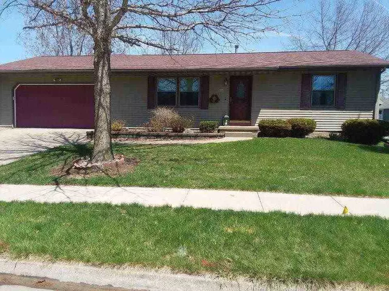 325 Sycamore St, Riverside, IA 52327