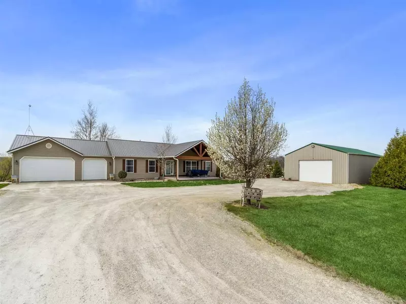 3125 190th St., Ainsworth, IA 52201