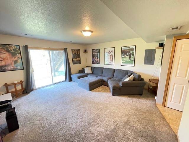 North Liberty, IA 52317,1642 Vandello Circle
