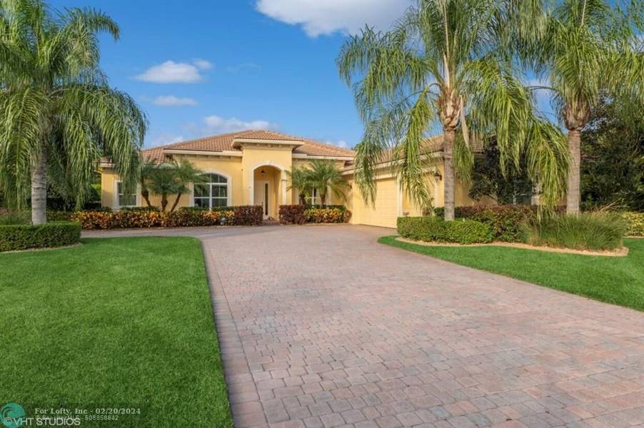 7619 SE Belle Maison Dr, Stuart, FL 34997