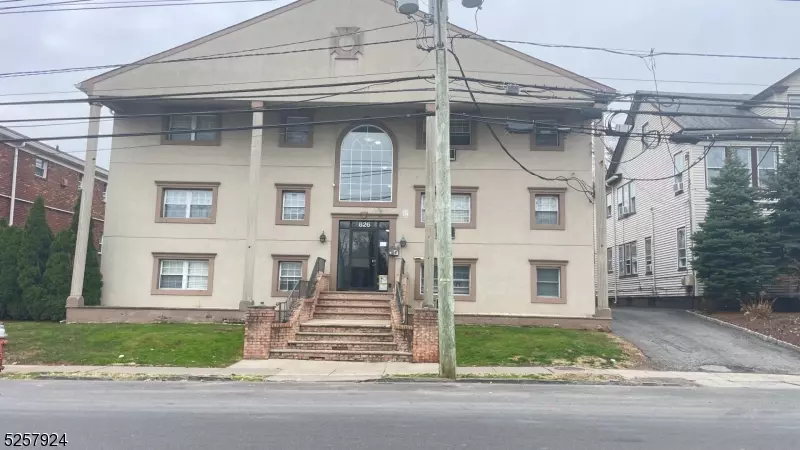 Elizabeth City, NJ 07202,826 W Grand St #2J