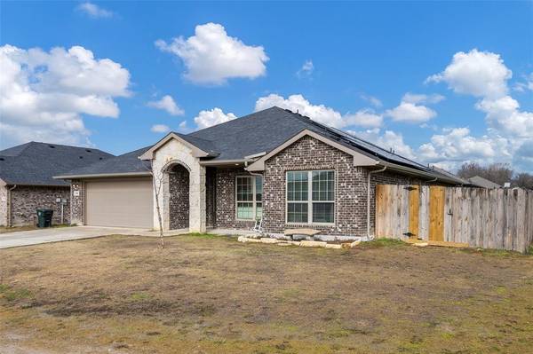 106 Spring Crest Street,  Mabank,  TX 75147