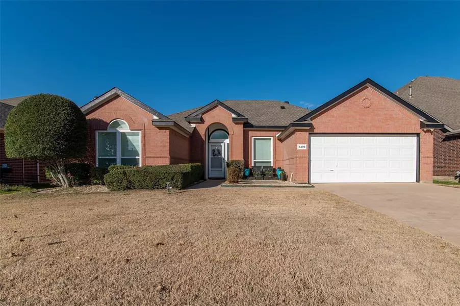 4309 Grassy Glen Drive, Corinth, TX 76208