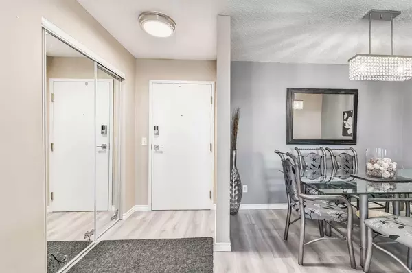 Calgary, AB T2B 3R6,1110 Valleyview PARK SE #1110