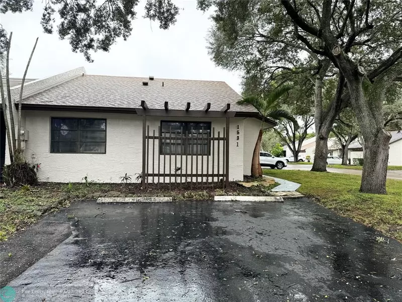 1531 NW 98th Ave, Pembroke Pines, FL 33024