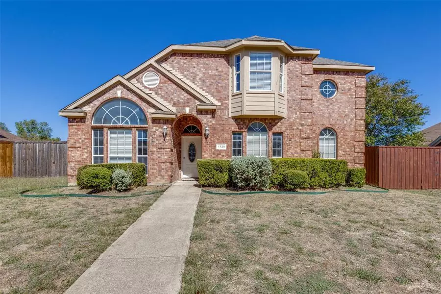 1725 Plum Creek Drive, Desoto, TX 75115