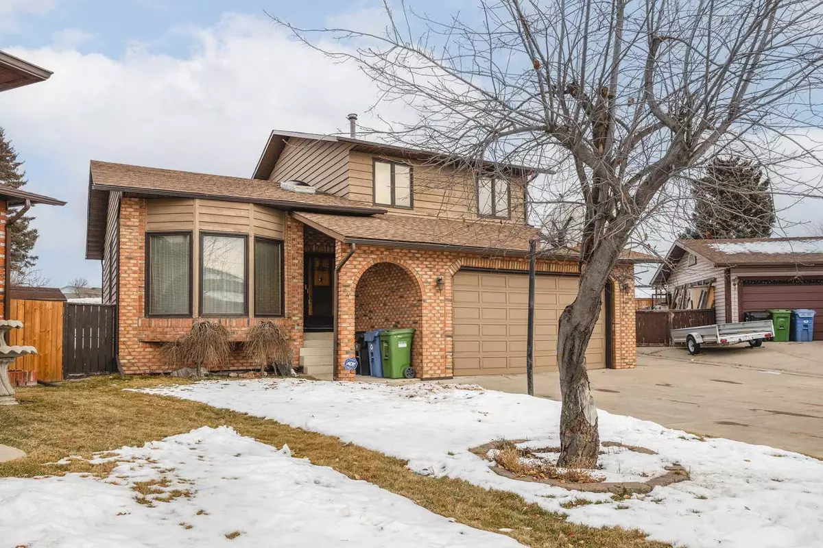 Calgary, AB T1Y 5K1,84 Whitefield CRES NE