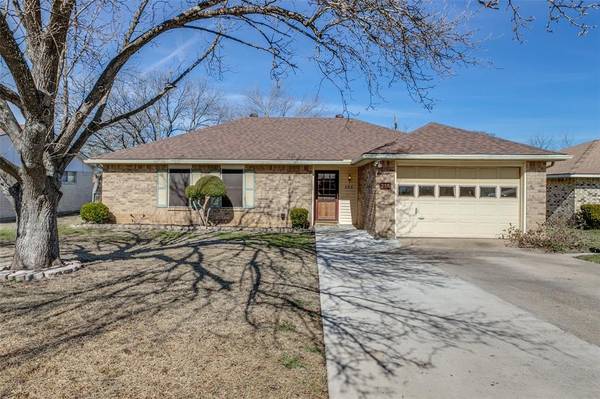 355 Linklea Drive, Duncanville, TX 75137