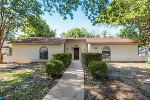 1013 Wembley Road, Arlington, TX 76014