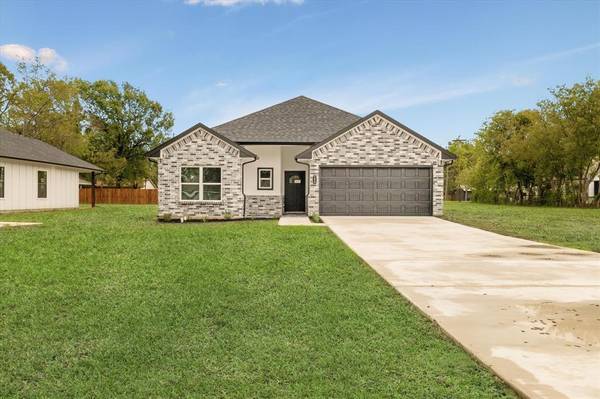 199 N fulton Street, Rice, TX 75155