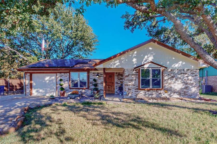 161 Lilac Lane, Azle, TX 76020