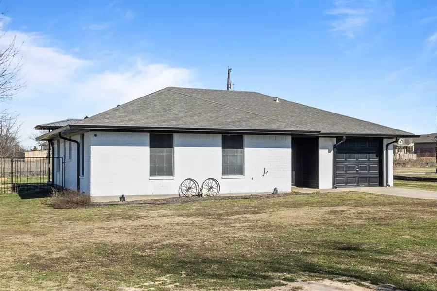 280 Old Spanish Trail, Valley View, TX 76272