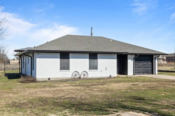 280 Old Spanish Trail,  Valley View,  TX 76272