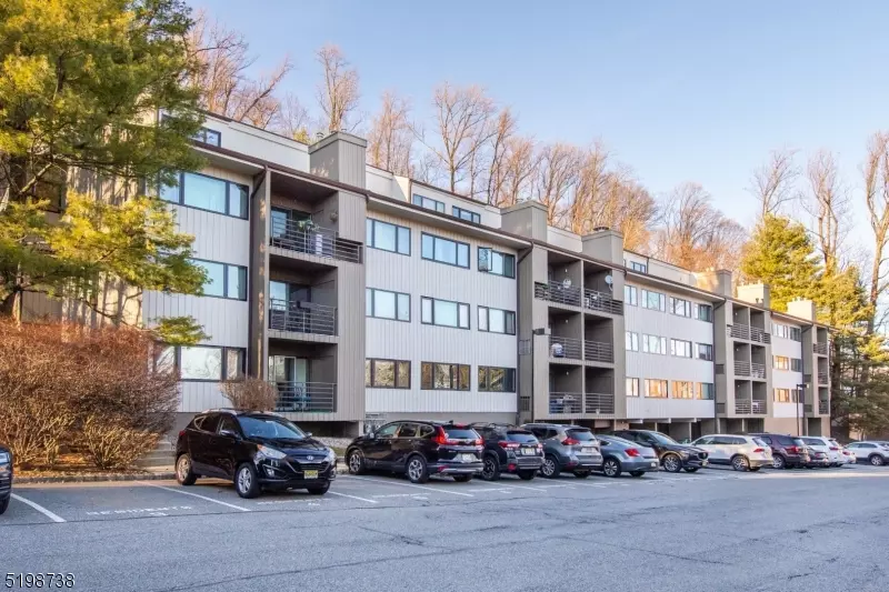 41 Mount Kemble Ave #209, Morristown Town, NJ 07960