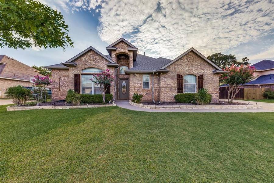 508 Winterwood Drive, Kennedale, TX 76060