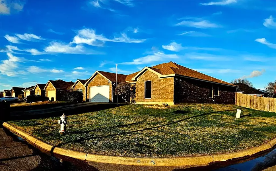 1700 La Caya Drive, Mansfield, TX 76063