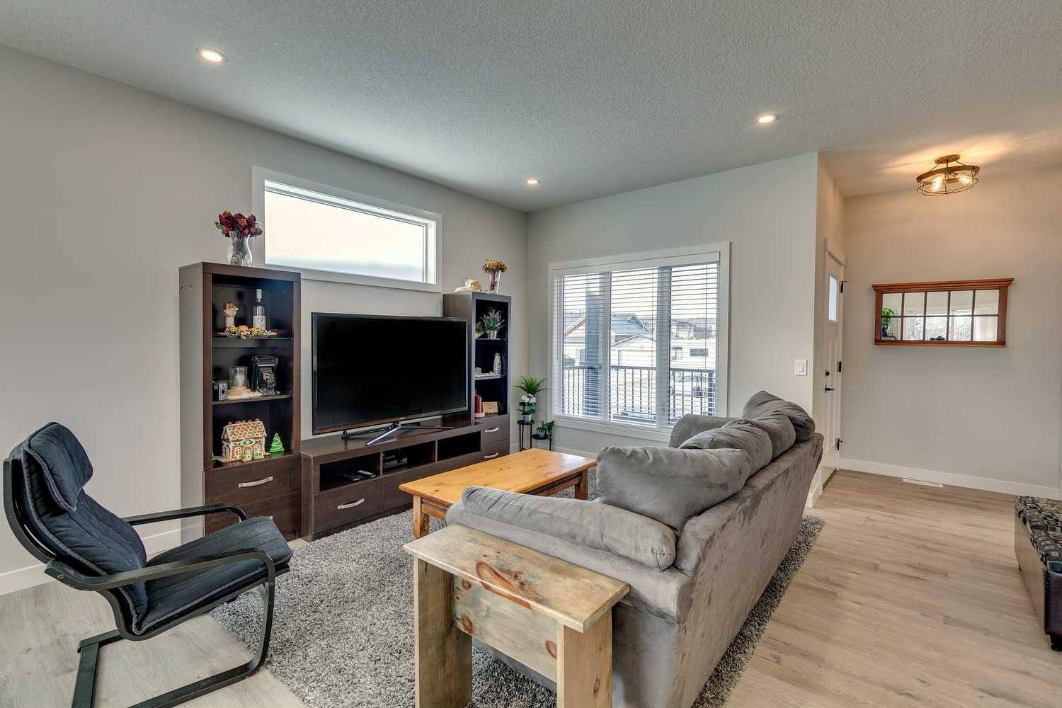 Diamond Valley, AB T0L 2A0,659 Anderson RD NW