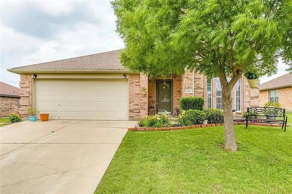 1321 Columbia Drive, Midlothian, TX 76065